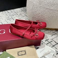 Gucci Flat Shoes